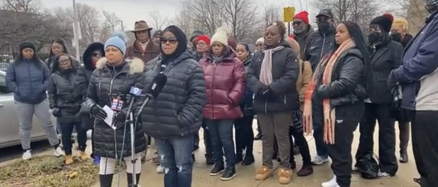 Residents Of Chicago’s Woodlawn Neighborhood Protest Shelter For Migrants