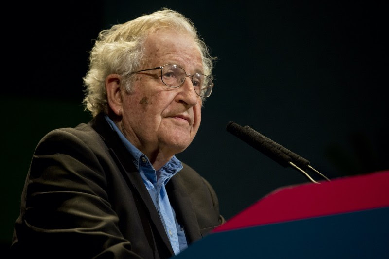<p>Noam Chomsky, durante una conferencia en Buenos Aires, el 12 de marzo de 2015.</p>