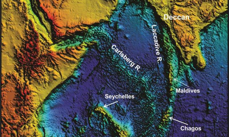 Topografía del océano Índico que muestra la ubicación de Mauricio como parte de una cadena de volcanes más antiguos. Topografía del océano Índico que muestra la ubicación de Mauricio como parte de una cadena de volcanes más antiguos.