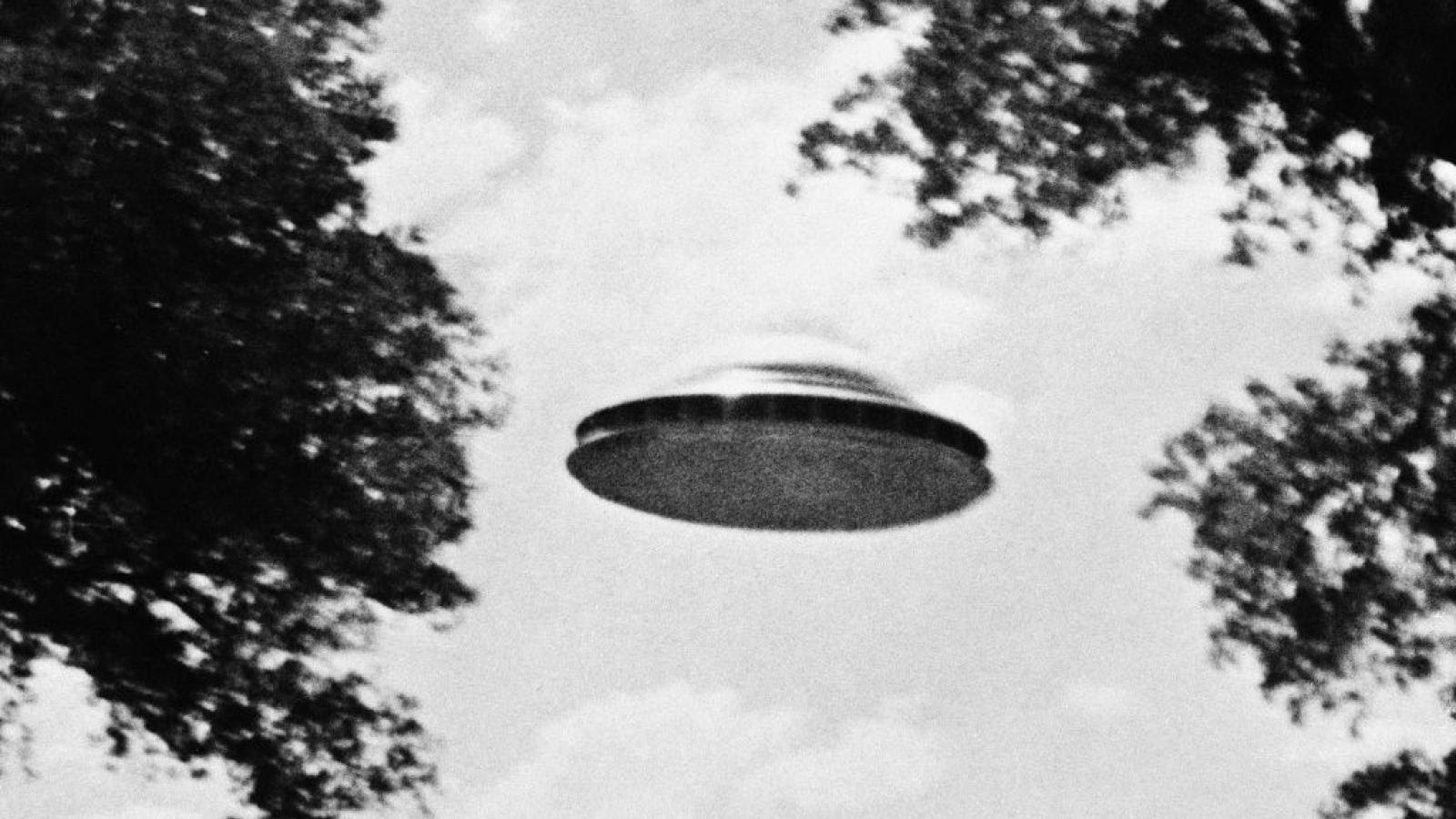DNI report says investigators are unable to explain nearly every UFO spotted by military officials  GettyImages-517392246