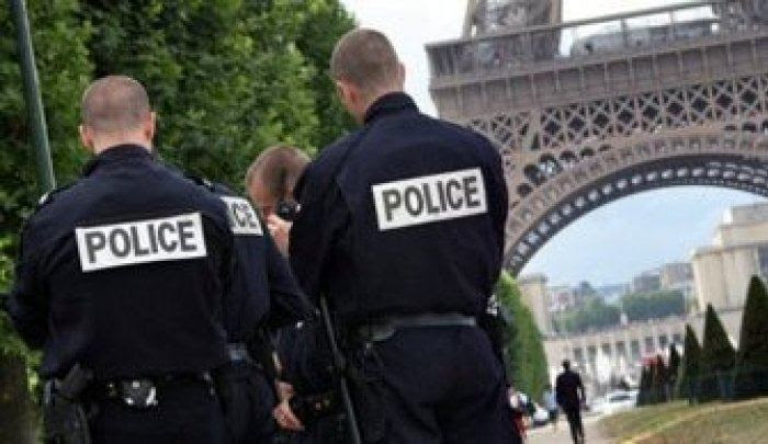 France: Two Muslim police officers in Paris have weapons taken away on suspicions of “radicalization”