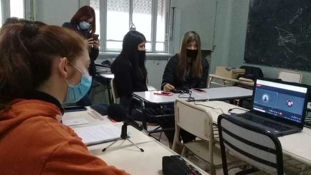 Con apoyo de la UNLP, dos escuelas desarrollaron una web pensada para estudiantes del último año del secundario Con apoyo de la UNLP, dos escuelas desarrollaron una web pensada para estudiantes del último año del secundario