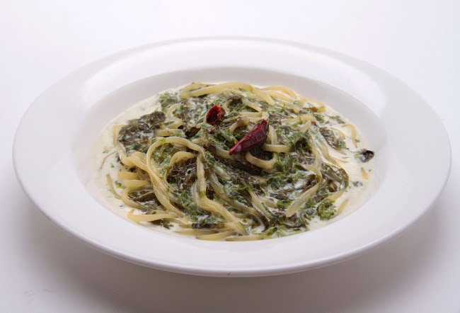 ●ミサの苔玉に見立てた海苔クリーム生パスタ 1,512円(税込)