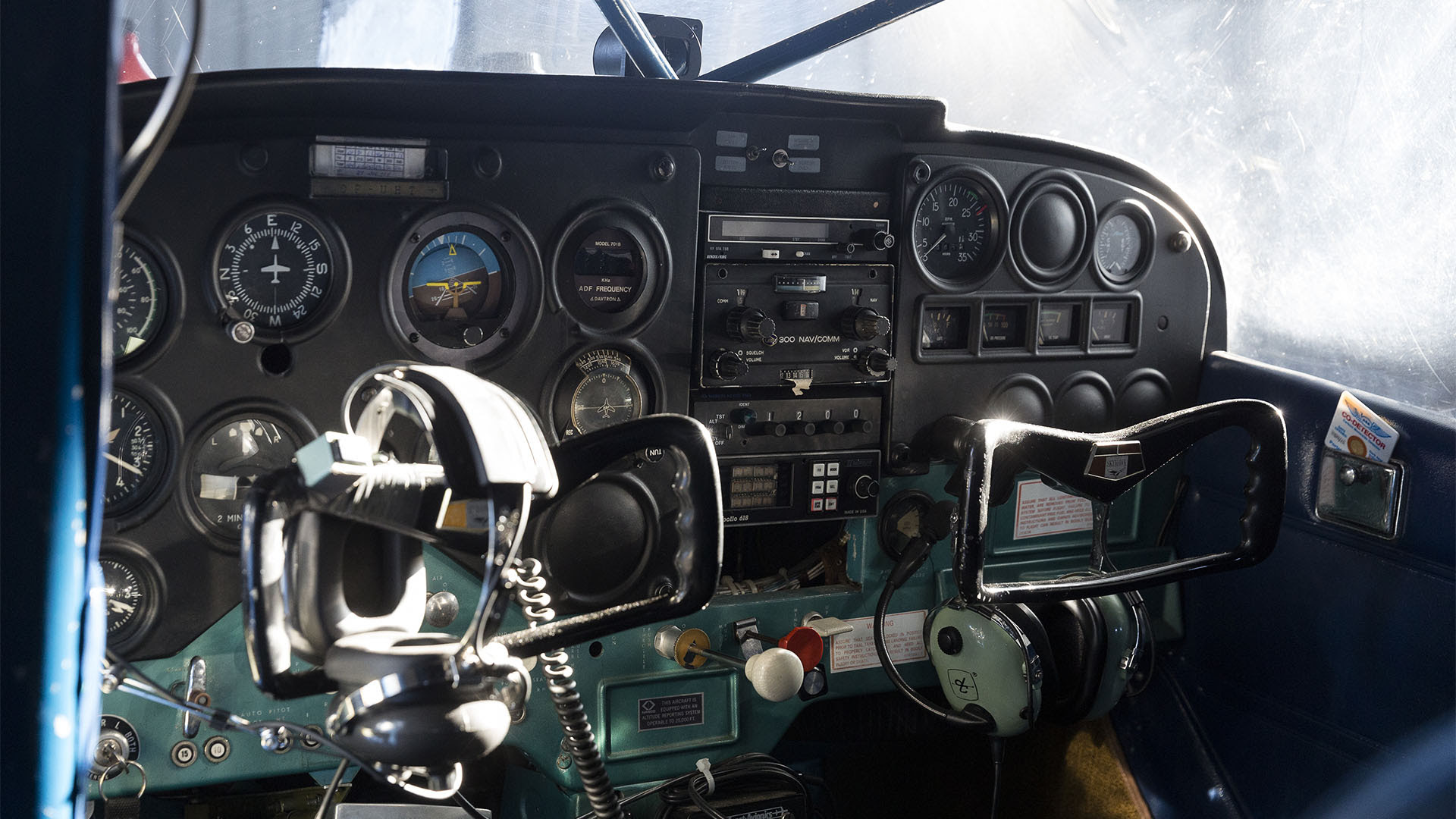 Los controles de un Cessna 172, una de las aeronaves más fáciles de volar, según los expertos de la aviación. (Photo by Thierry Tronnel/Corbis via Getty Images)