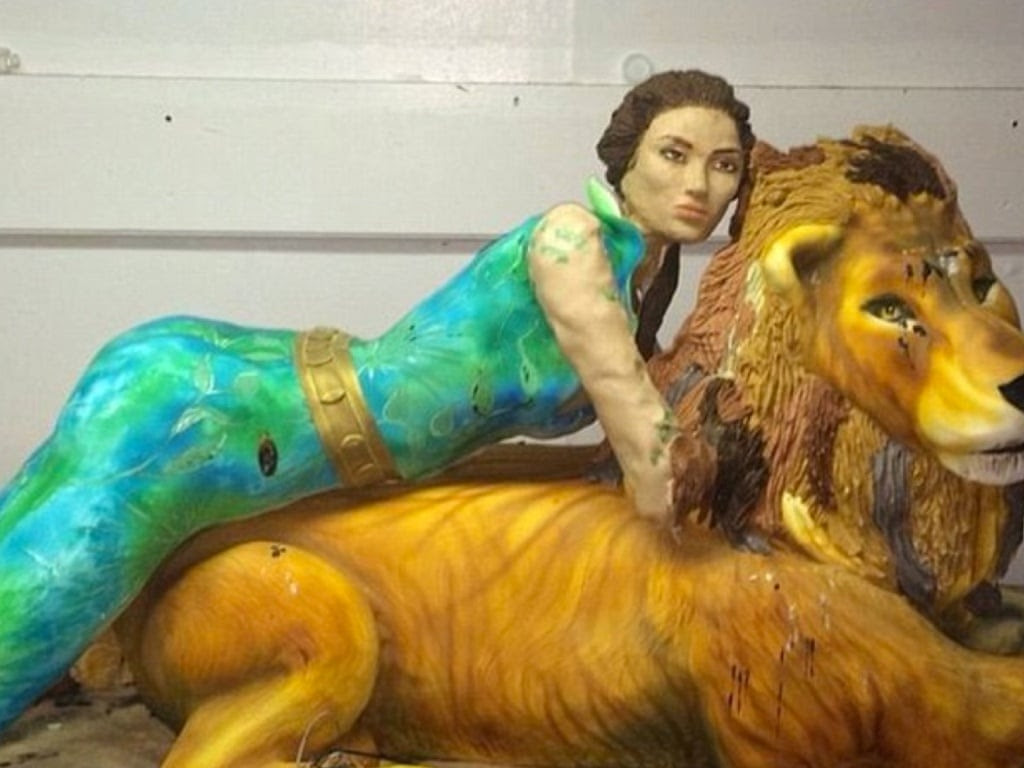J-Lo and lion: the star's 45th birthday cake.