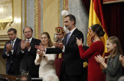 ANÁLISIS | La memoria histórica, las víctimas de la crisis, la amenaza de la extrema derecha y otras ausencias del discurso de Felipe VI sobre la Constitución