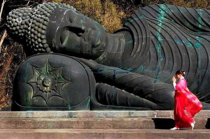 Sleeping buddha | Reclining
        buddha, Buddha zen, Buddha