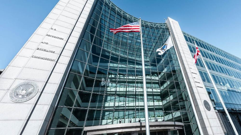 SEC Commissioner Says Time Is Right
for Bitcoin ETFs — 3 Funds Pending