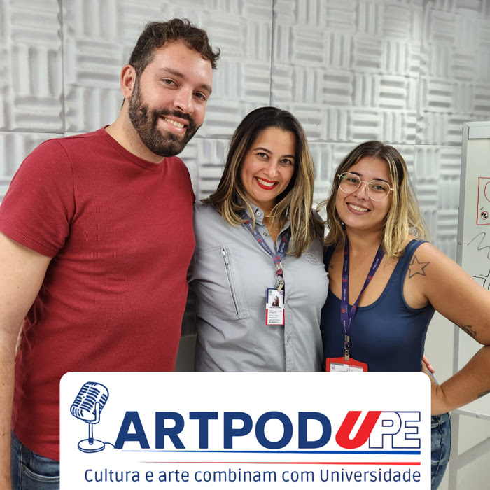 Stephan Levita, Walma Guimarães e Rafaela Quintino no estúdio da Rádio Web UPE