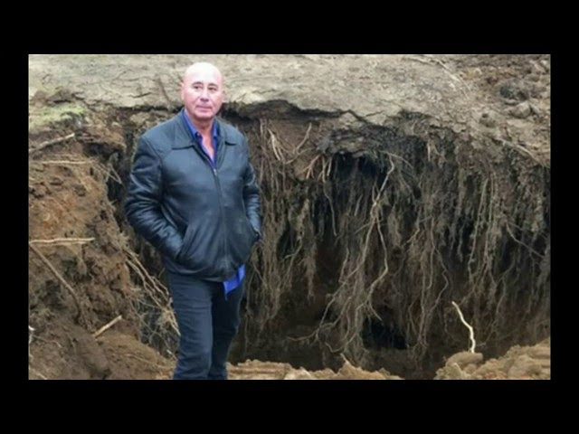 Giant Sinkhole Opens Up Threatens to Swallow New Jersey Home  Sddefault
