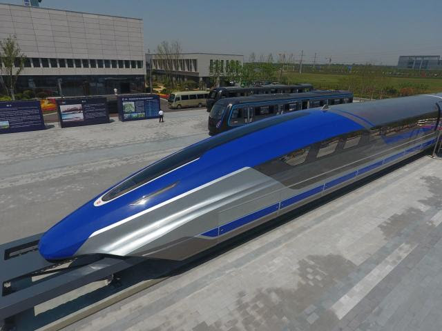 El primer prototipo de prueba de tren de levitación magnética de alta velocidad de China (Foto de VCG/VCG vía Getty Images)