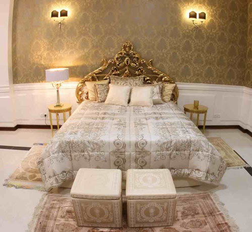 ديكورات غرف نوم رائعه من Versace 13958364223