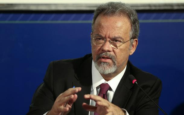 Líder dos caminhoneiros é Bolsonaro, diz ex-ministro Raul Jungmann