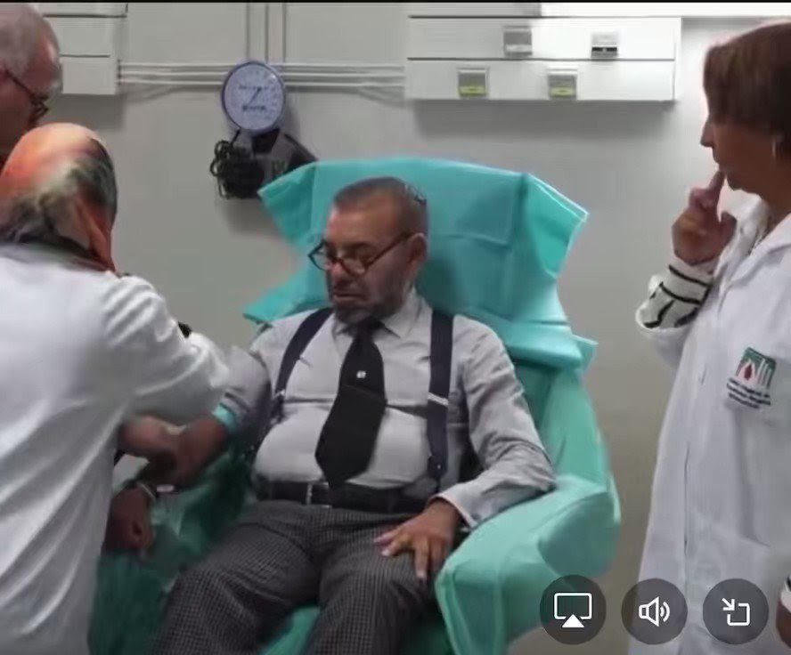 فيديو.. ملك المغرب محمد السادس يزور المصابين في زلزال مراكش ويتبرع بالدم