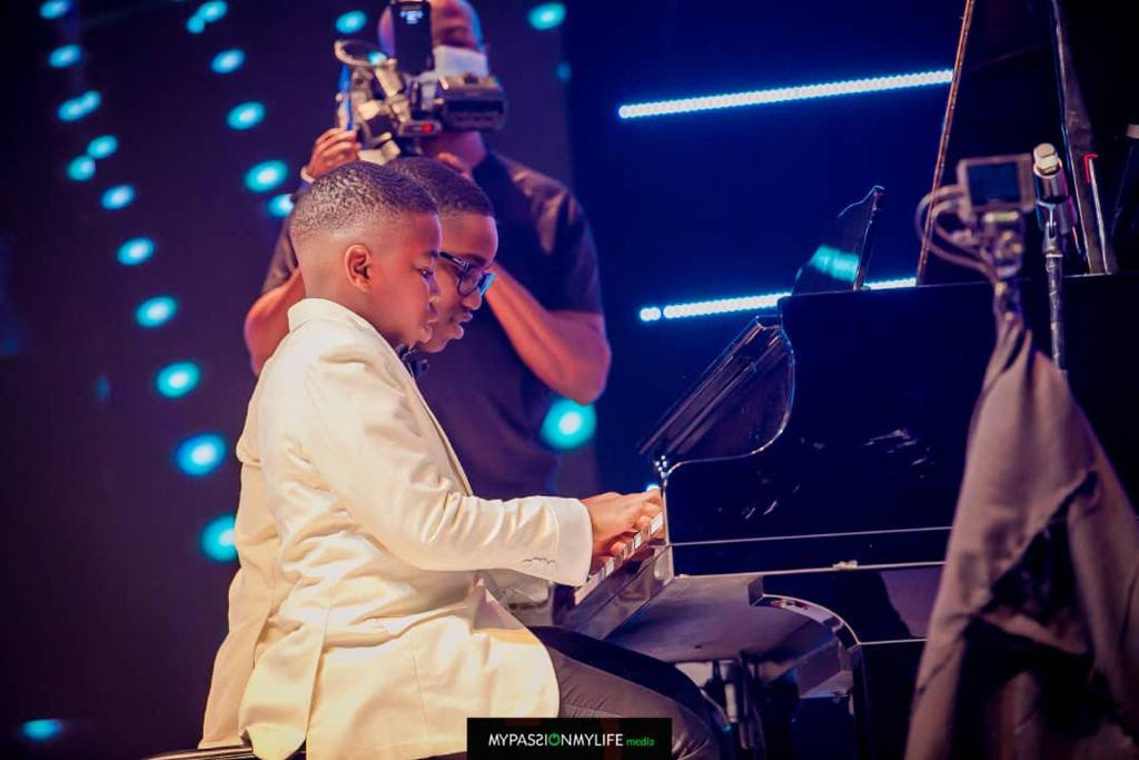 Photos of NFF President, Amaju Pinnick and his family at his 50th birthday bash