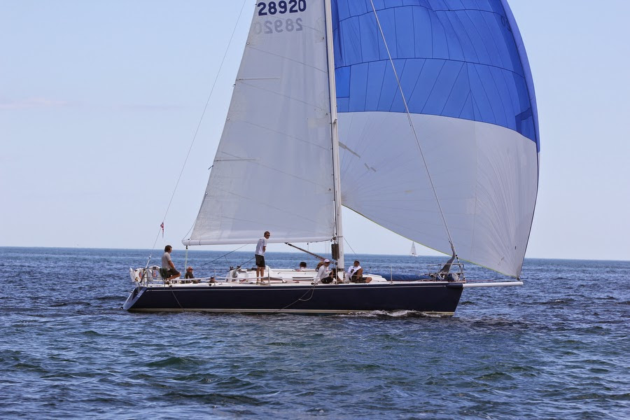 J/120 sailing offshore to Bermuda