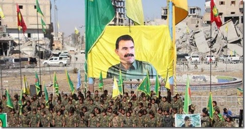Rakka - Vlag PKK met Ocalan - PKK verovering - Oktober  2017