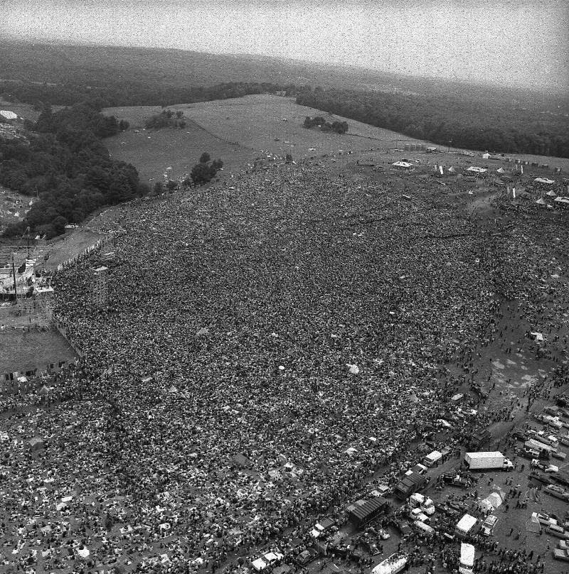 46 Years Ago Today, 500,000 People Descended On A Farm For The Greatest Music Festival Of All Time Aerial-photograph-of-woodstock