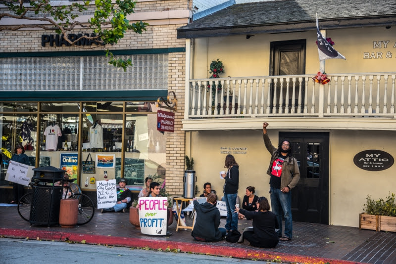 800_sit-lie-protest-alvarado-street-monterey.jpg original image ( 1000x668)